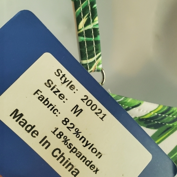 NEW Hilor V-Neck Ruffled Monokini Swimsuit - Picture 16 of 16